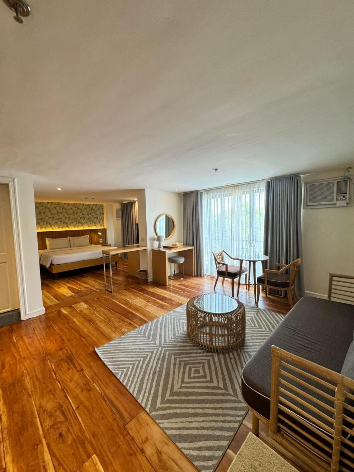 Sugarland Hotel Баколод Екстер'єр фото