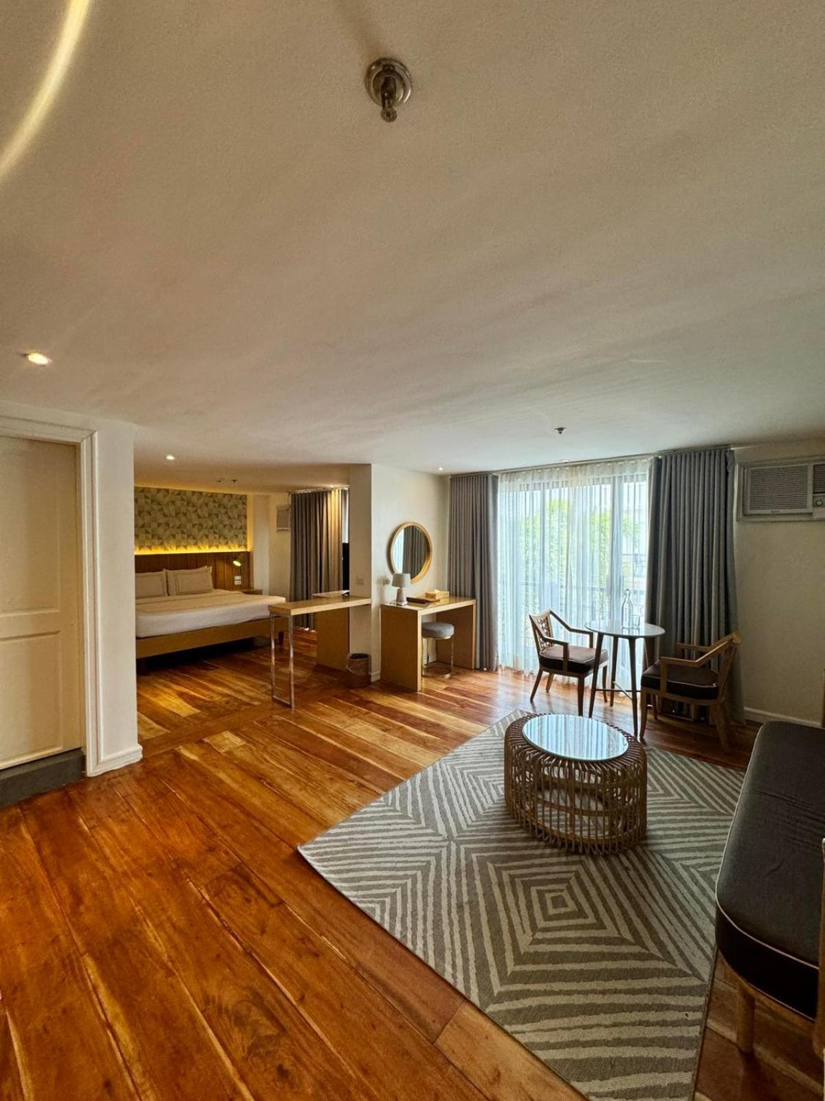 Sugarland Hotel Баколод Екстер'єр фото