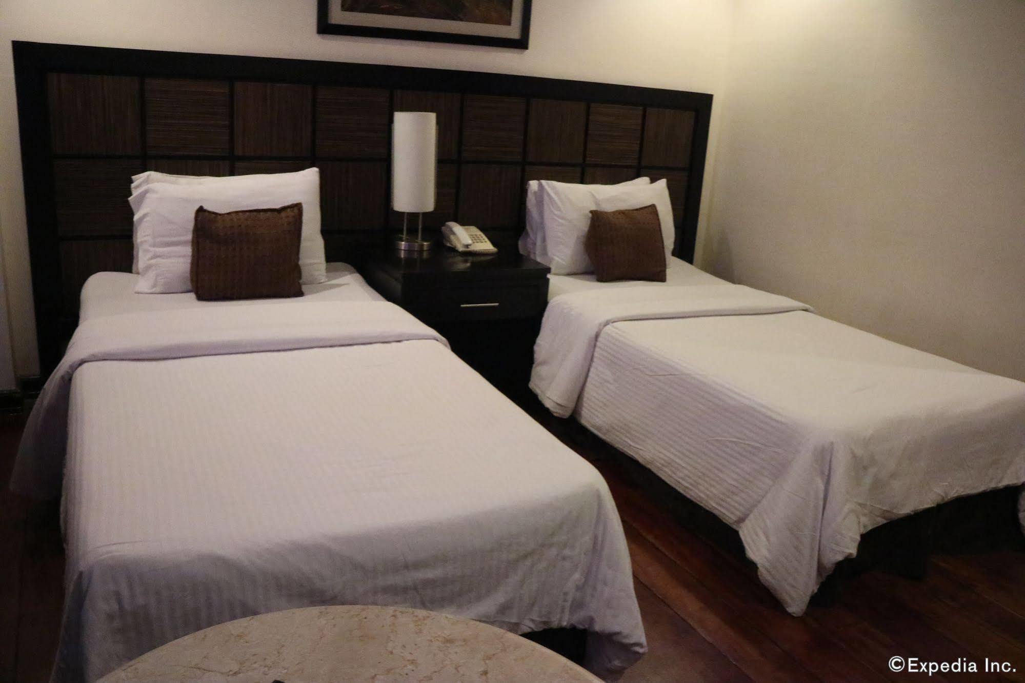 Sugarland Hotel Баколод Екстер'єр фото